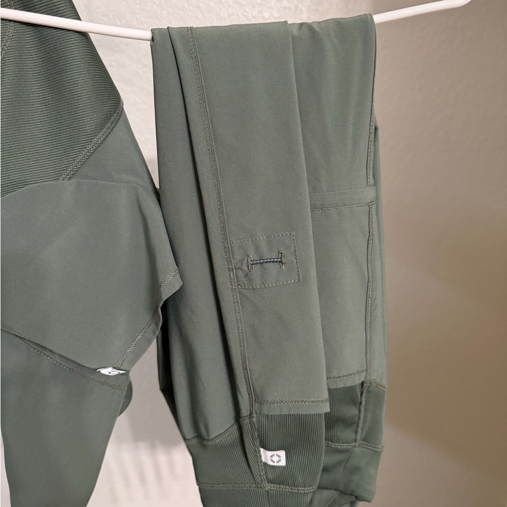 Women's Straight Leg Pants in Olive Green